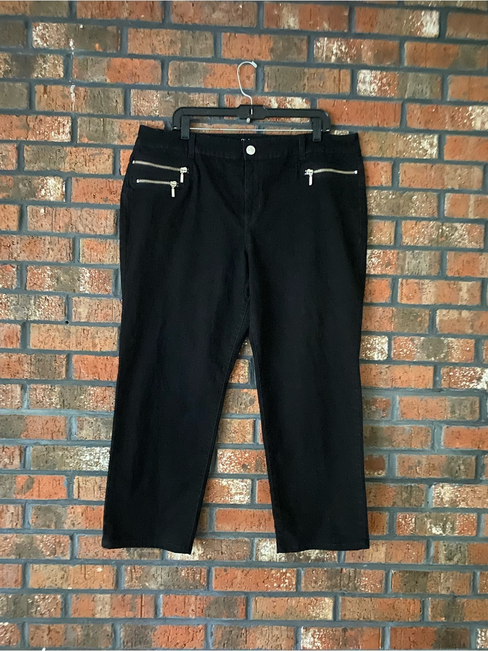 STYLE & CO. SLIM LEG , BLACK JEAN , with a SLIGHT STRETCH - Picture 11 of 11